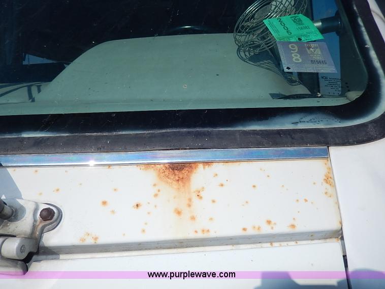 image for item I9264 1988 Chevrolet P30 Winnebago Itasca Windcruiser RV