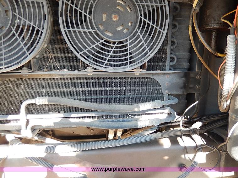 image for item I9264 1988 Chevrolet P30 Winnebago Itasca Windcruiser RV