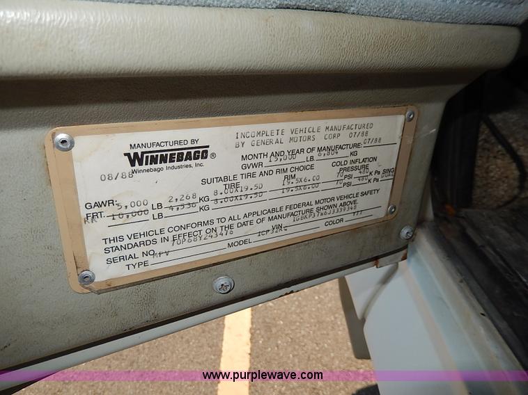 image for item I9264 1988 Chevrolet P30 Winnebago Itasca Windcruiser RV