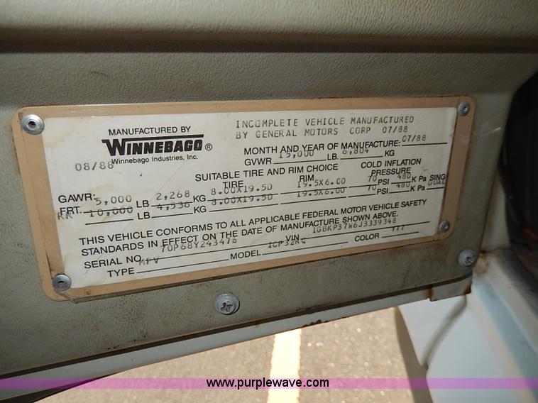 image for item I9264 1988 Chevrolet P30 Winnebago Itasca Windcruiser RV