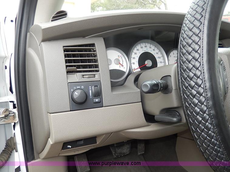 image for item I9265 2005 Dodge Durango SLT SUV