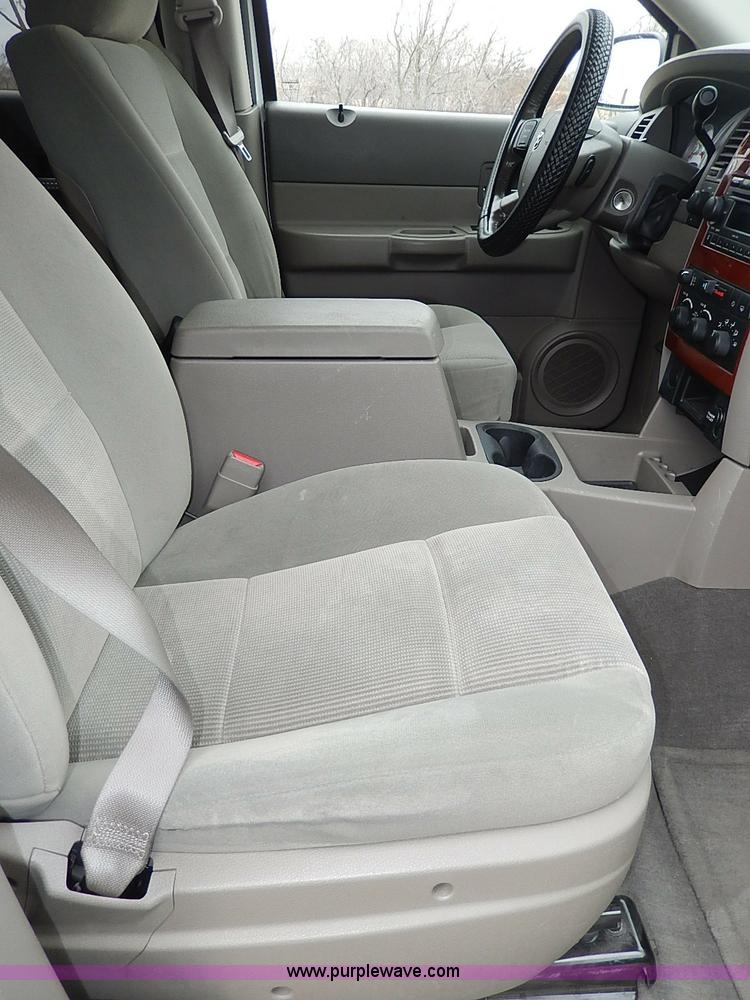 image for item I9265 2005 Dodge Durango SLT SUV