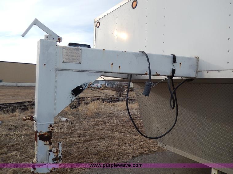 image for item I9357 1999 S&S 28' enclosed gooseneck car hauler trailer