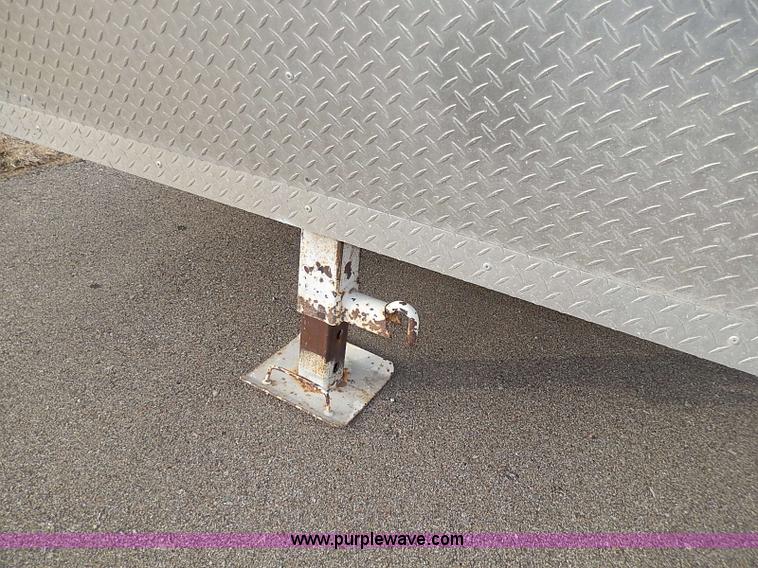 image for item I9357 1999 S&S 28' enclosed gooseneck car hauler trailer