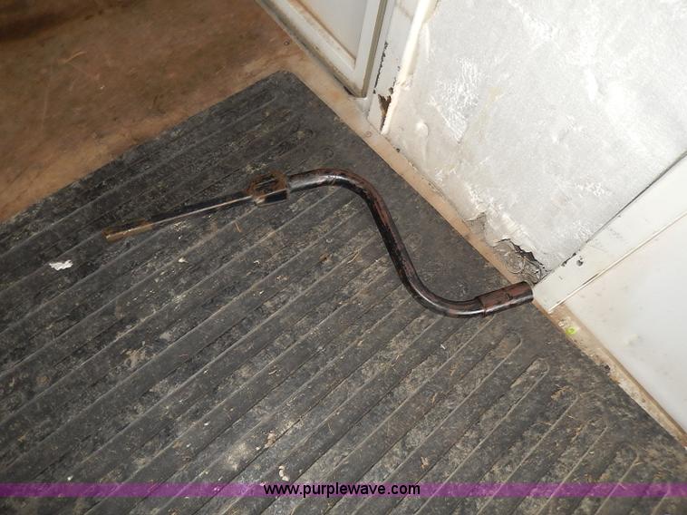 image for item I9357 1999 S&S 28' enclosed gooseneck car hauler trailer