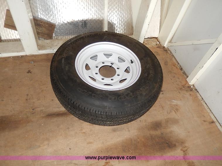 image for item I9357 1999 S&S 28' enclosed gooseneck car hauler trailer