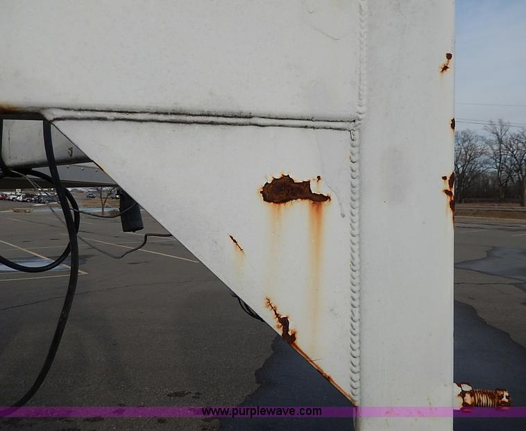 image for item I9357 1999 S&S 28' enclosed gooseneck car hauler trailer