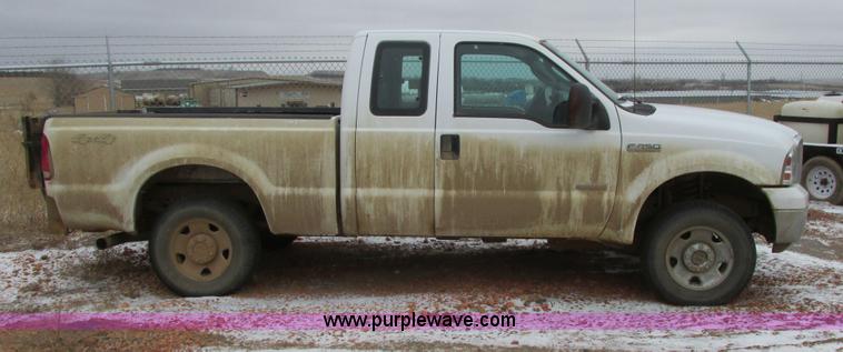 image for item A8655 2006 Ford F250 Super Duty XLT SuperCab pickup truck