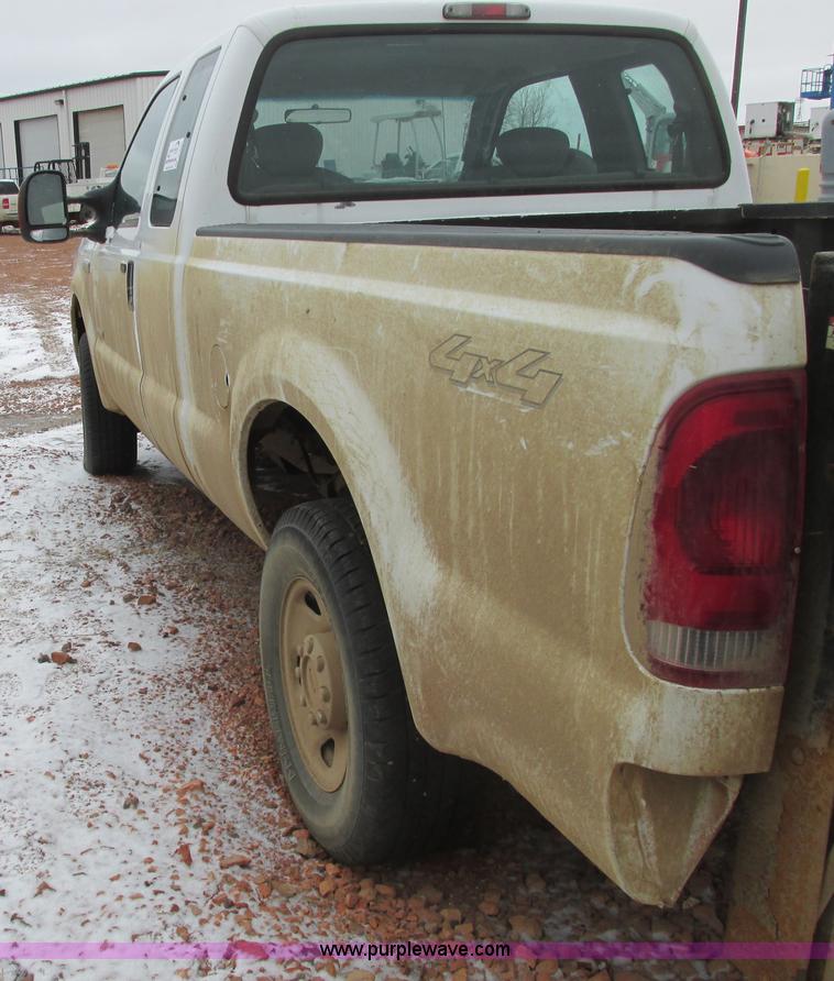 image for item A8655 2006 Ford F250 Super Duty XLT SuperCab pickup truck