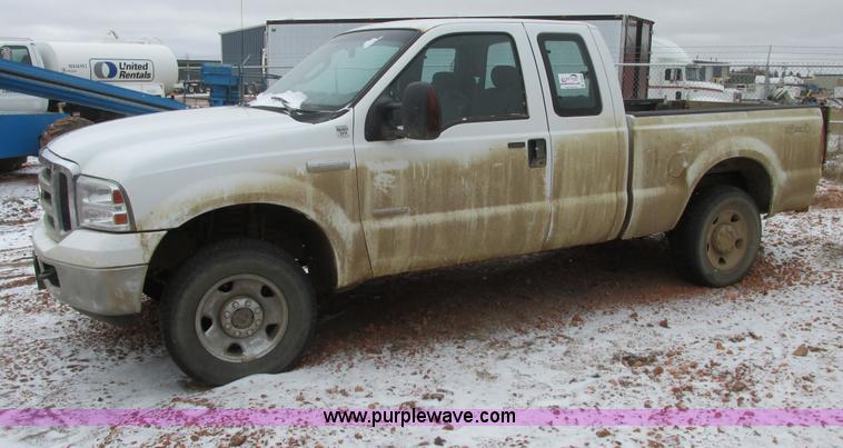 image for item A8655 2006 Ford F250 Super Duty XLT SuperCab pickup truck