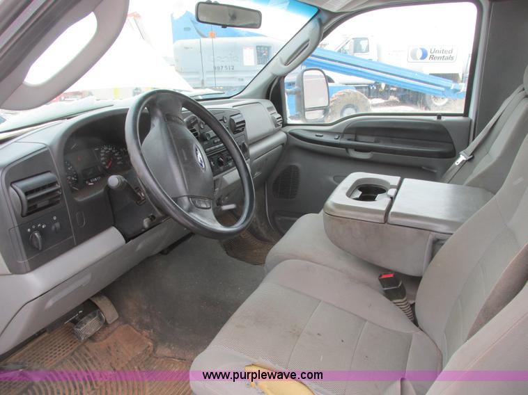 image for item A8655 2006 Ford F250 Super Duty XLT SuperCab pickup truck