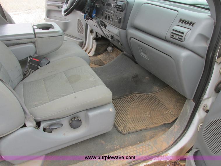 image for item A8655 2006 Ford F250 Super Duty XLT SuperCab pickup truck