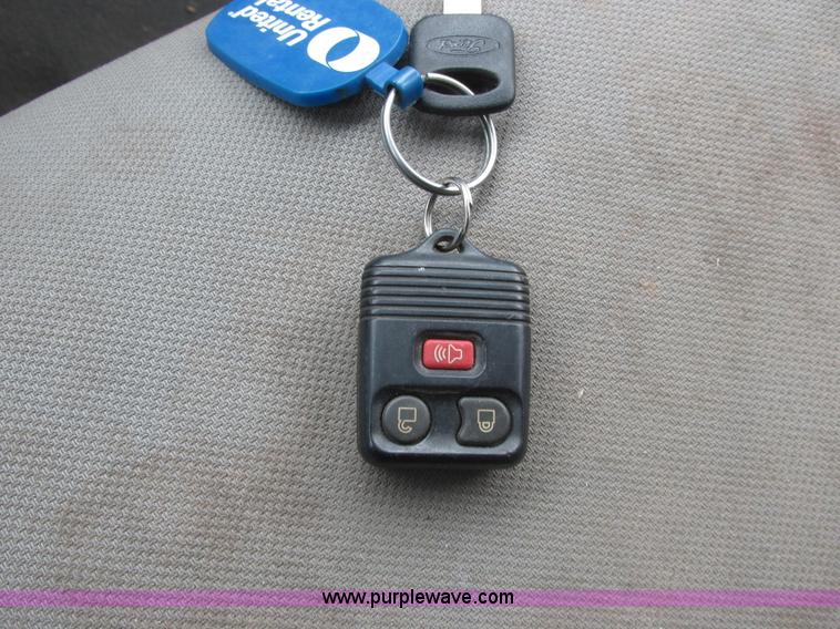 image for item A8655 2006 Ford F250 Super Duty XLT SuperCab pickup truck