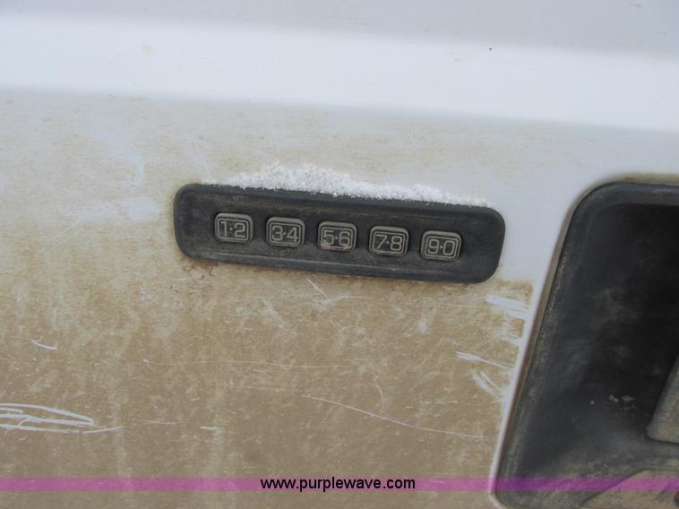 image for item A8655 2006 Ford F250 Super Duty XLT SuperCab pickup truck