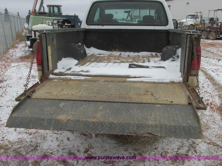 image for item A8655 2006 Ford F250 Super Duty XLT SuperCab pickup truck