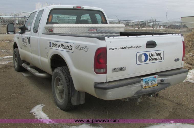 image for item A8657 2006 Ford F250 Super Duty XLT SuperCab pickup truck