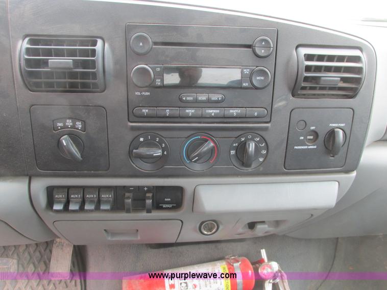 image for item A8657 2006 Ford F250 Super Duty XLT SuperCab pickup truck