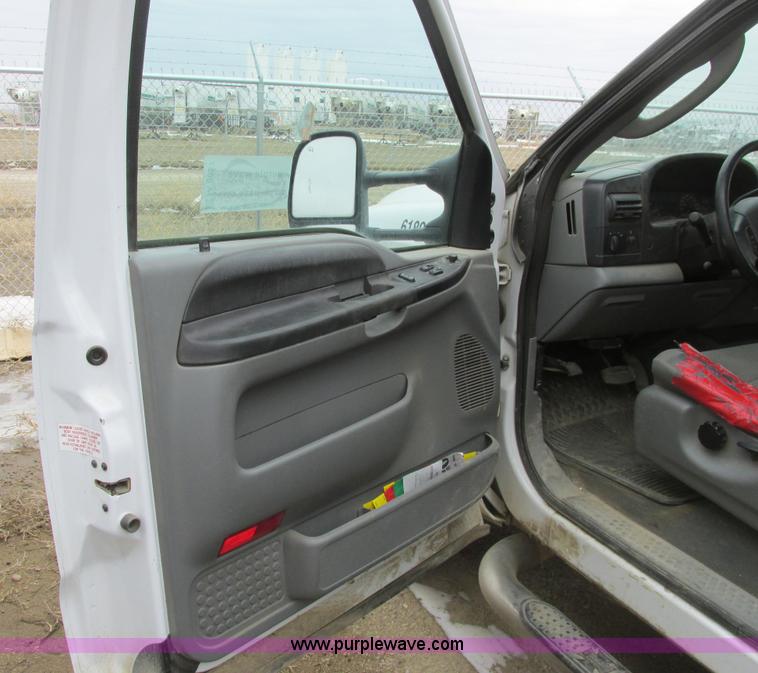 image for item A8657 2006 Ford F250 Super Duty XLT SuperCab pickup truck