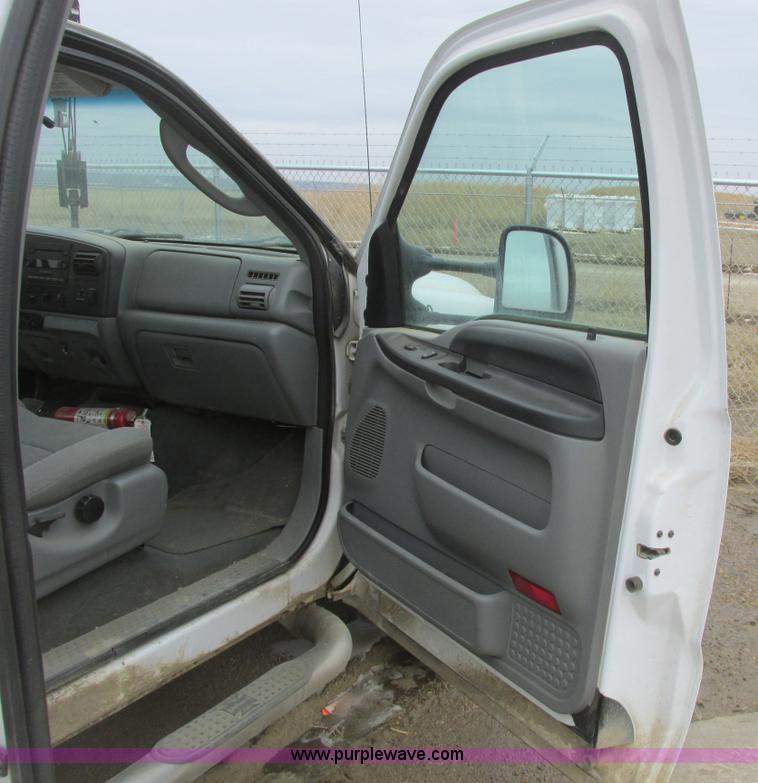 image for item A8657 2006 Ford F250 Super Duty XLT SuperCab pickup truck