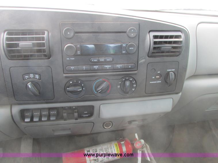 image for item A8657 2006 Ford F250 Super Duty XLT SuperCab pickup truck