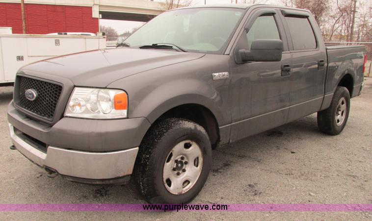 image for item G9135 2005 Ford F150 SuperCrew pickup truck