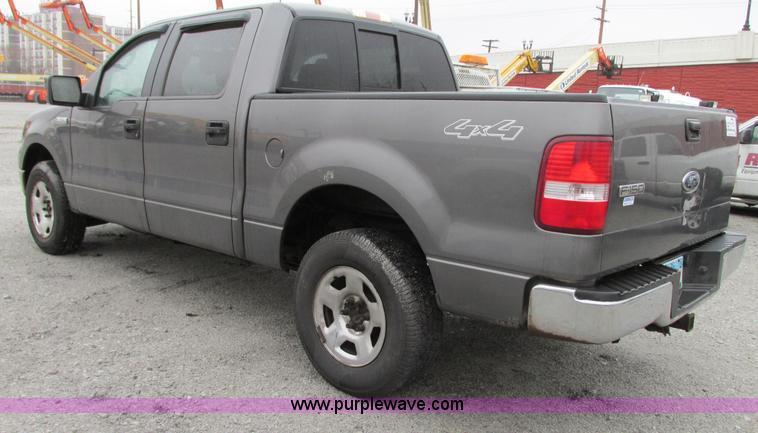 image for item G9135 2005 Ford F150 SuperCrew pickup truck
