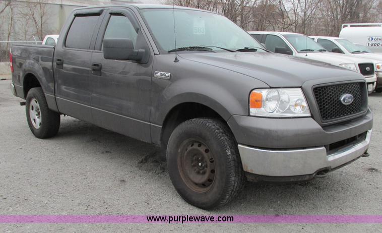 image for item G9135 2005 Ford F150 SuperCrew pickup truck