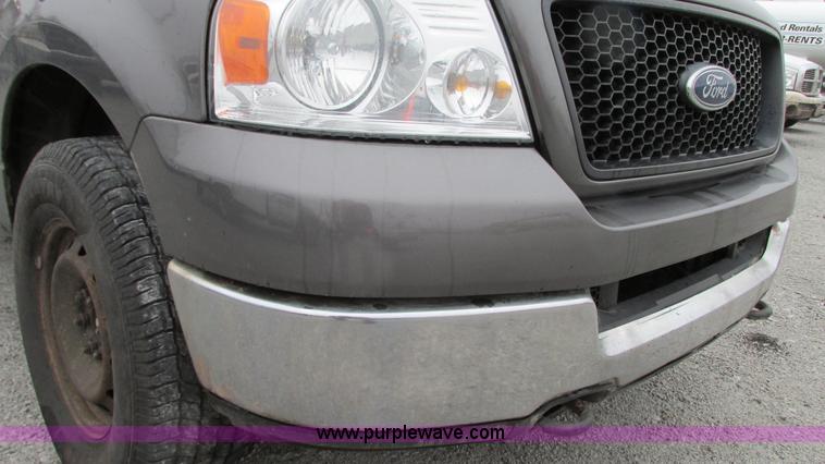 image for item G9135 2005 Ford F150 SuperCrew pickup truck