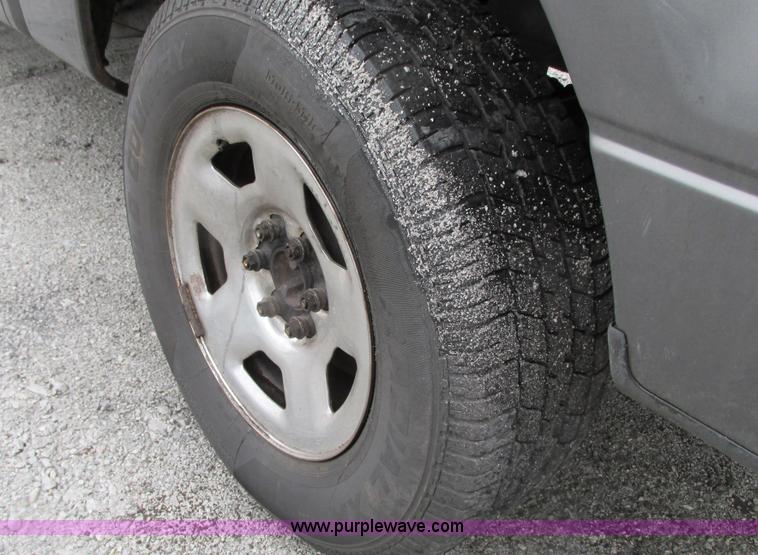 image for item G9135 2005 Ford F150 SuperCrew pickup truck