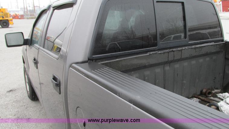 image for item G9135 2005 Ford F150 SuperCrew pickup truck