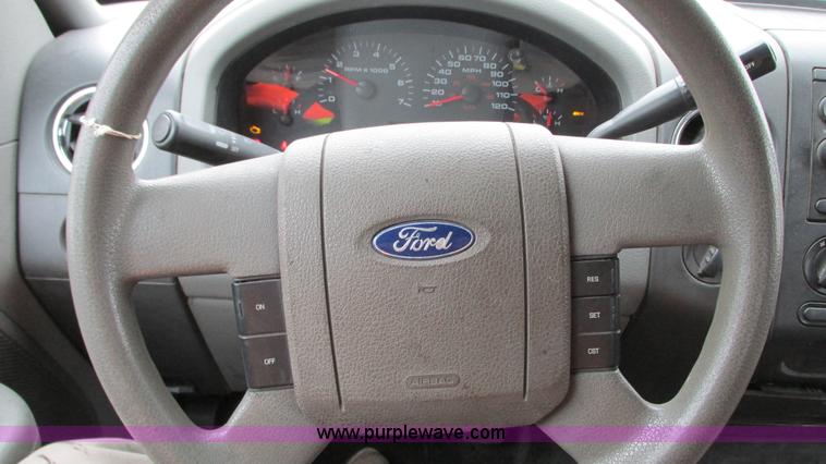 image for item G9135 2005 Ford F150 SuperCrew pickup truck