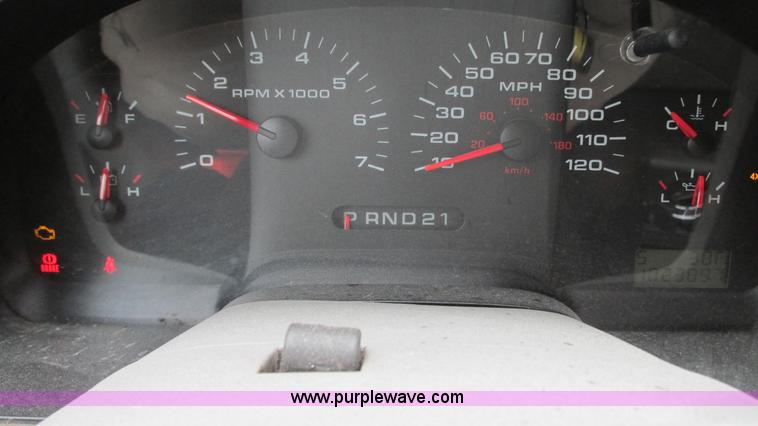 image for item G9135 2005 Ford F150 SuperCrew pickup truck