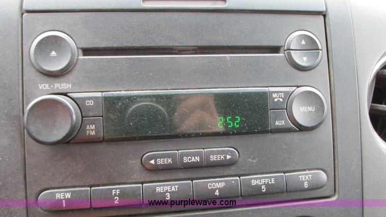 image for item G9135 2005 Ford F150 SuperCrew pickup truck