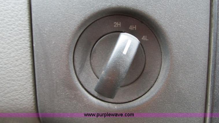 image for item G9135 2005 Ford F150 SuperCrew pickup truck