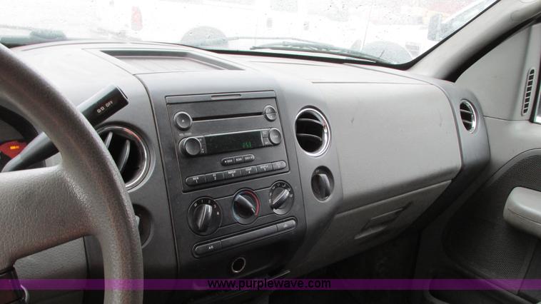 image for item G9135 2005 Ford F150 SuperCrew pickup truck