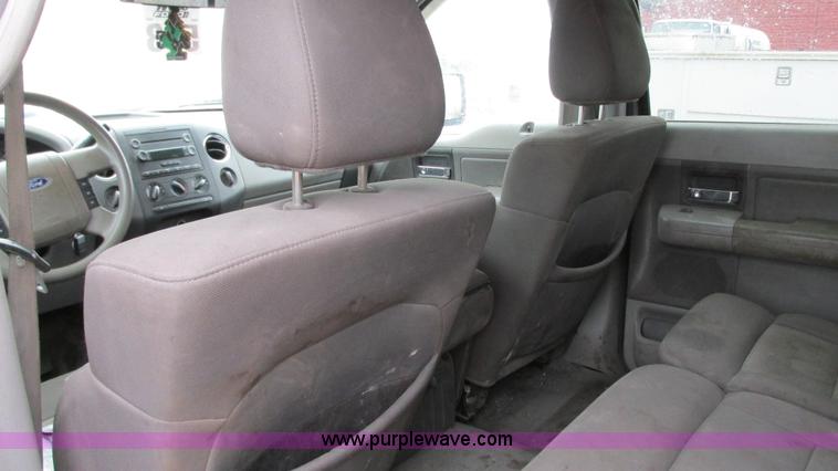 image for item G9135 2005 Ford F150 SuperCrew pickup truck