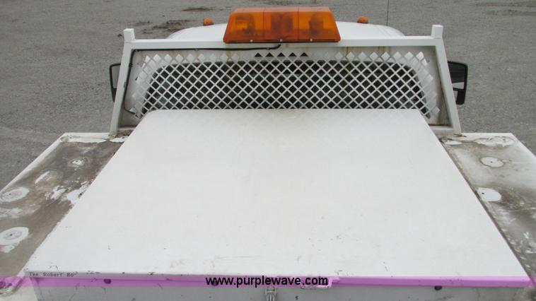 image for item G9136 2008 Ford F550 service truck