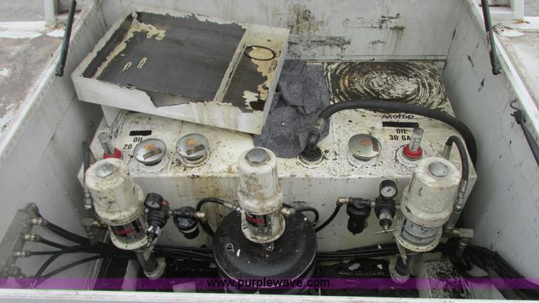 image for item G9136 2008 Ford F550 service truck