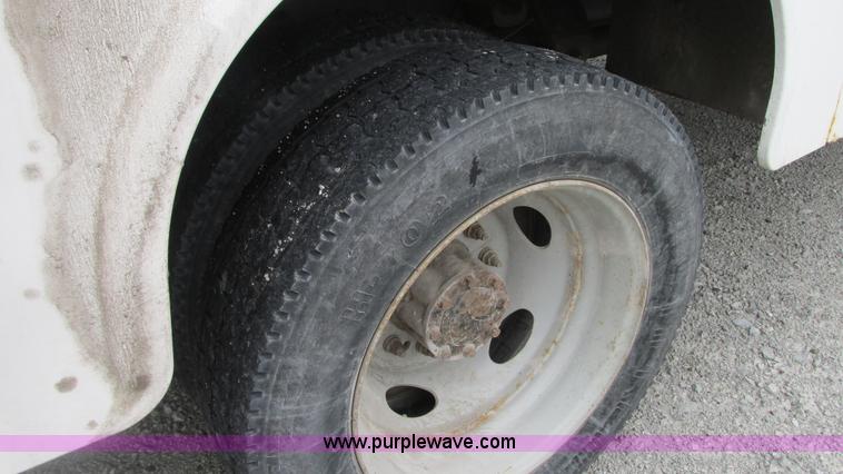 image for item G9136 2008 Ford F550 service truck