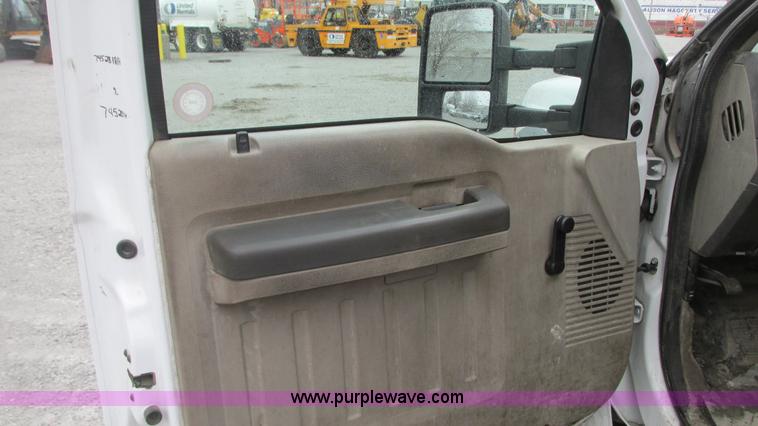 image for item G9136 2008 Ford F550 service truck