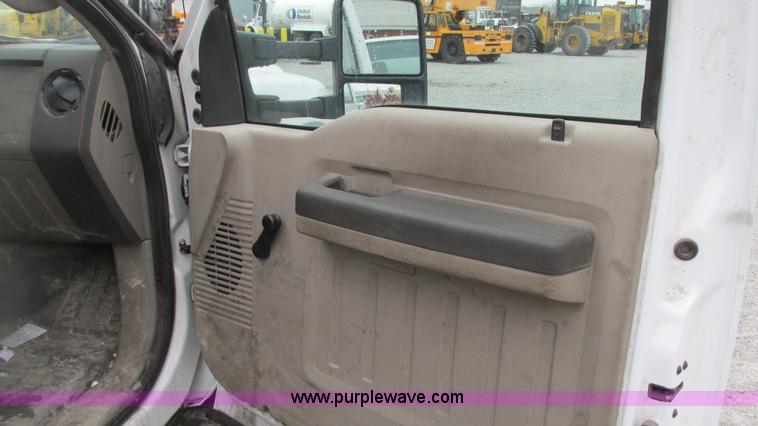 image for item G9136 2008 Ford F550 service truck