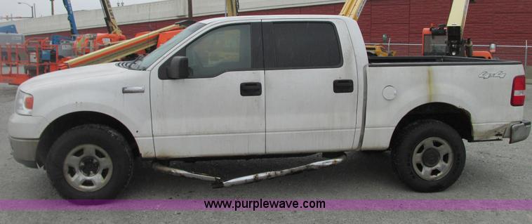 image for item G9138 2004 Ford F150 XLT SuperCrew pickup truck