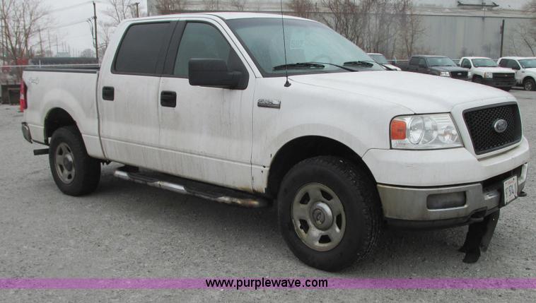 image for item G9138 2004 Ford F150 XLT SuperCrew pickup truck