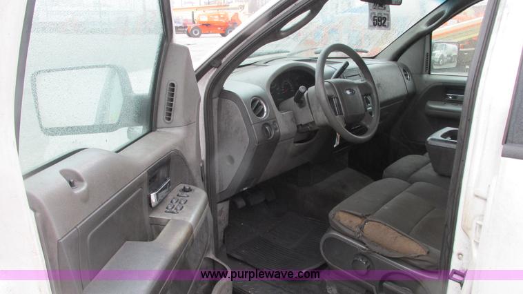 image for item G9138 2004 Ford F150 XLT SuperCrew pickup truck