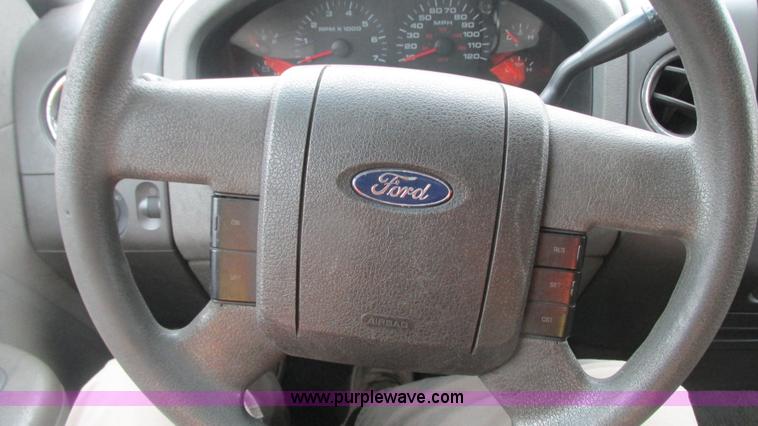 image for item G9138 2004 Ford F150 XLT SuperCrew pickup truck