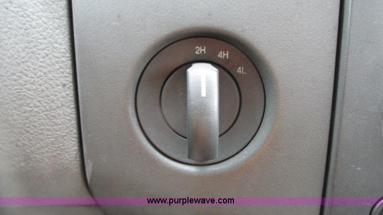 image for item G9138 2004 Ford F150 XLT SuperCrew pickup truck