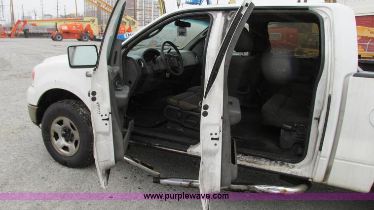 image for item G9138 2004 Ford F150 XLT SuperCrew pickup truck