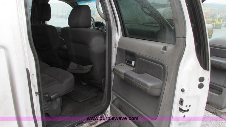 image for item G9138 2004 Ford F150 XLT SuperCrew pickup truck