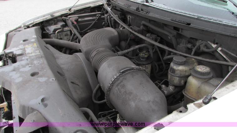 image for item G9138 2004 Ford F150 XLT SuperCrew pickup truck