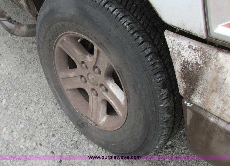 image for item G9139 2008 Dodge Ram 1500 Quad Cab pickup truck